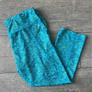 Gorgeous stripe ocean moment Crop Leggings